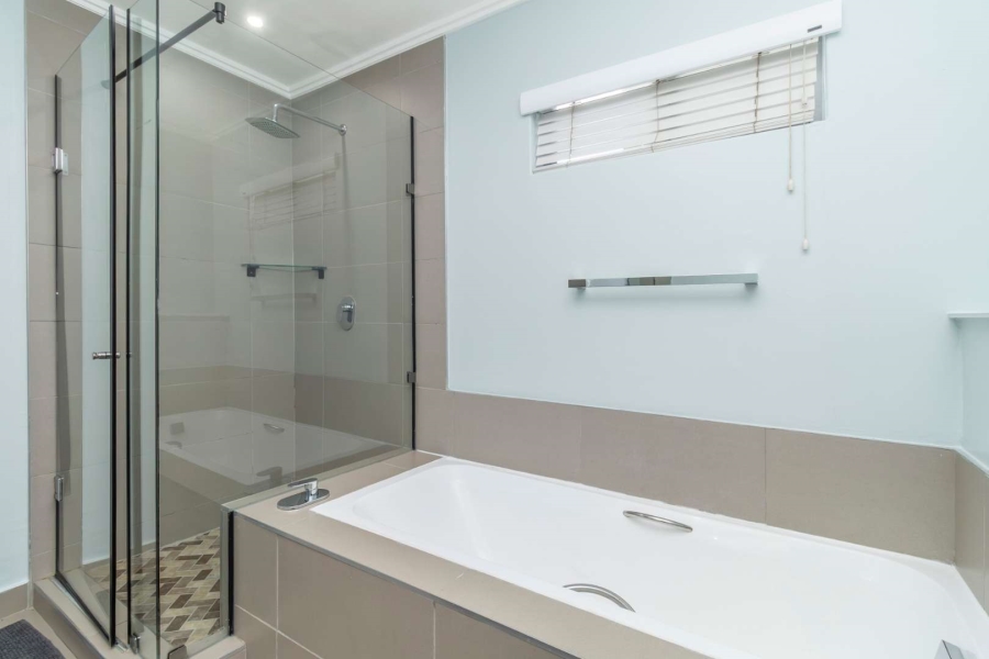 To Let 2 Bedroom Property for Rent in Hurlingham Gauteng