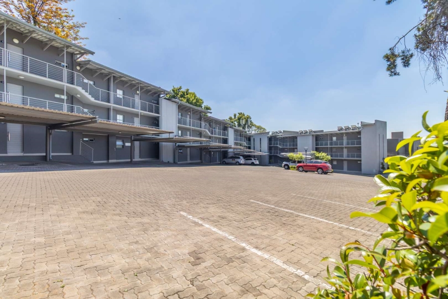 To Let 2 Bedroom Property for Rent in Hurlingham Gauteng