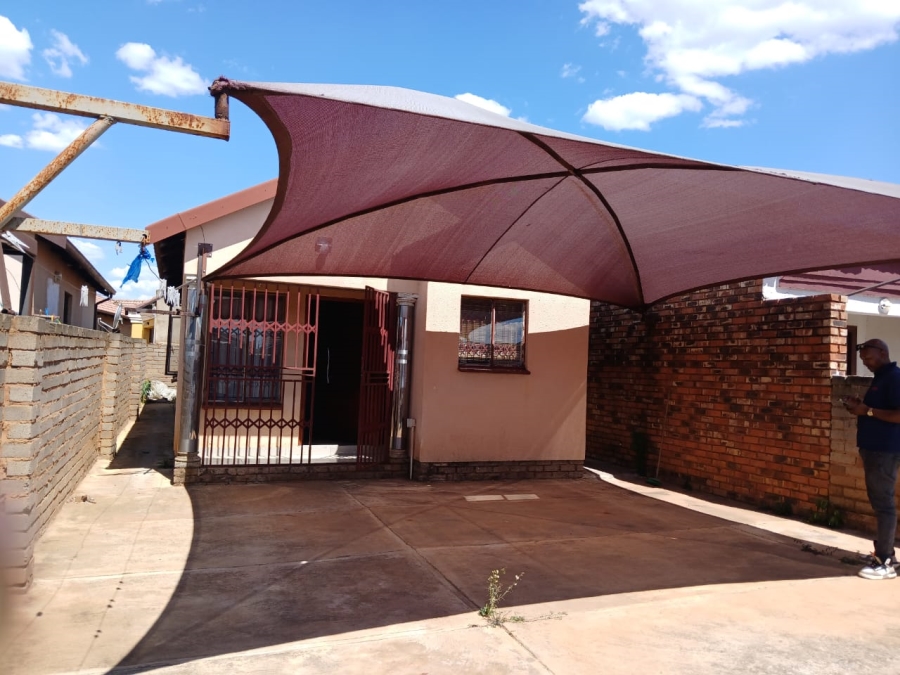 2 Bedroom Property for Sale in Soshanguve VV Gauteng