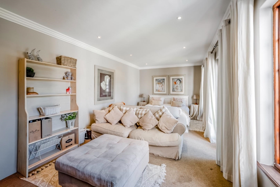 6 Bedroom Property for Sale in Bryanston Gauteng