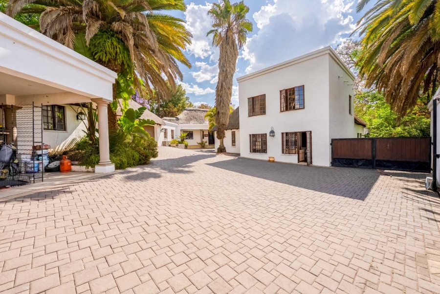 6 Bedroom Property for Sale in Bryanston Gauteng