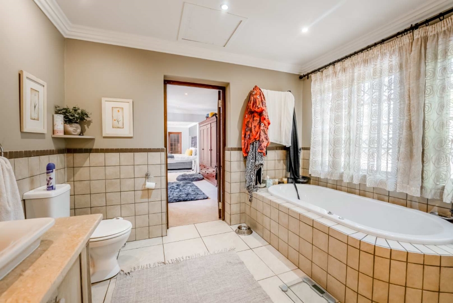 6 Bedroom Property for Sale in Bryanston Gauteng
