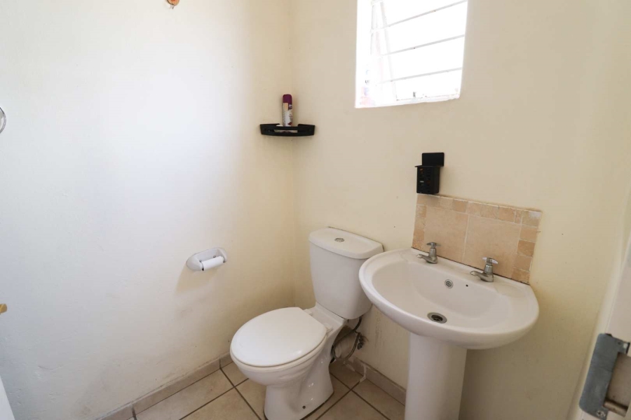 2 Bedroom Property for Sale in Kleinfontein Gauteng