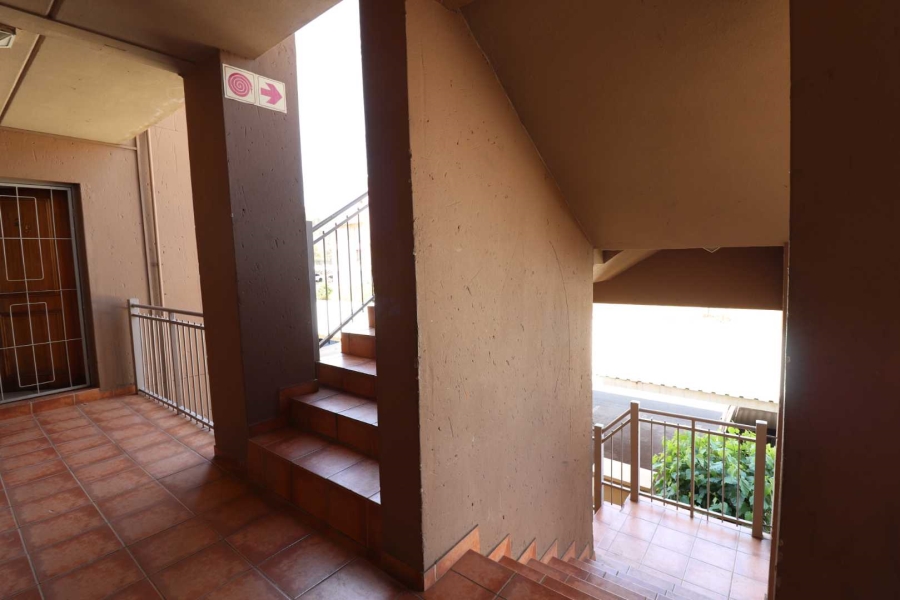 2 Bedroom Property for Sale in Kleinfontein Gauteng