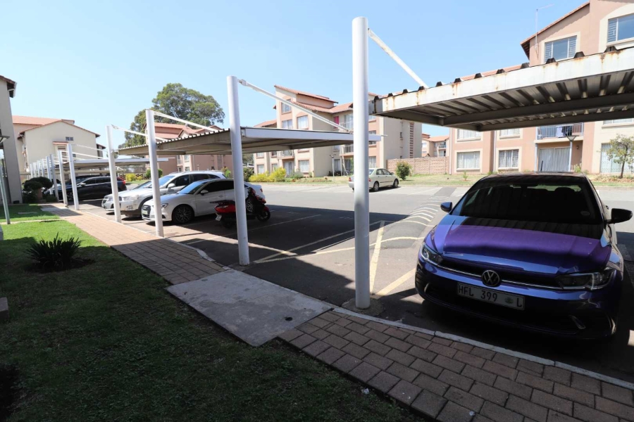 2 Bedroom Property for Sale in Kleinfontein Gauteng