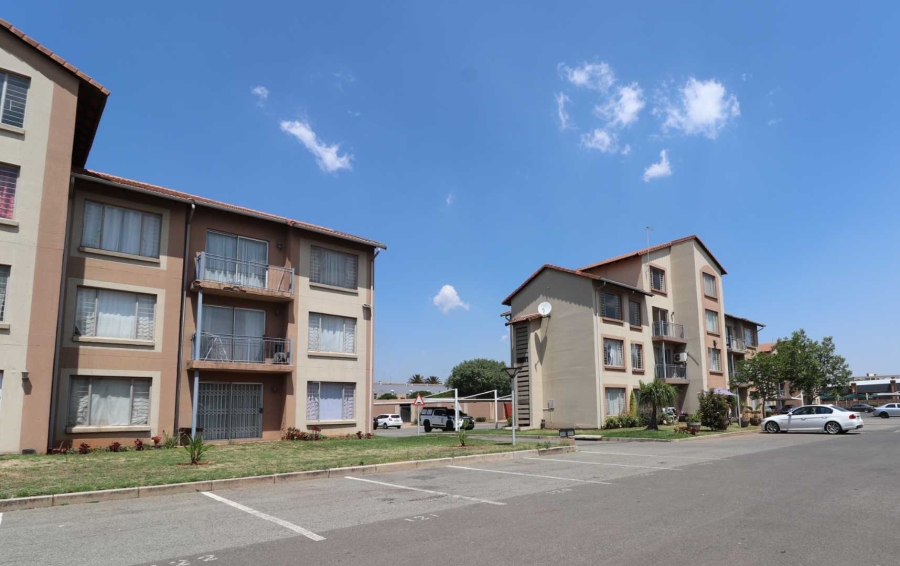 2 Bedroom Property for Sale in Kleinfontein Gauteng
