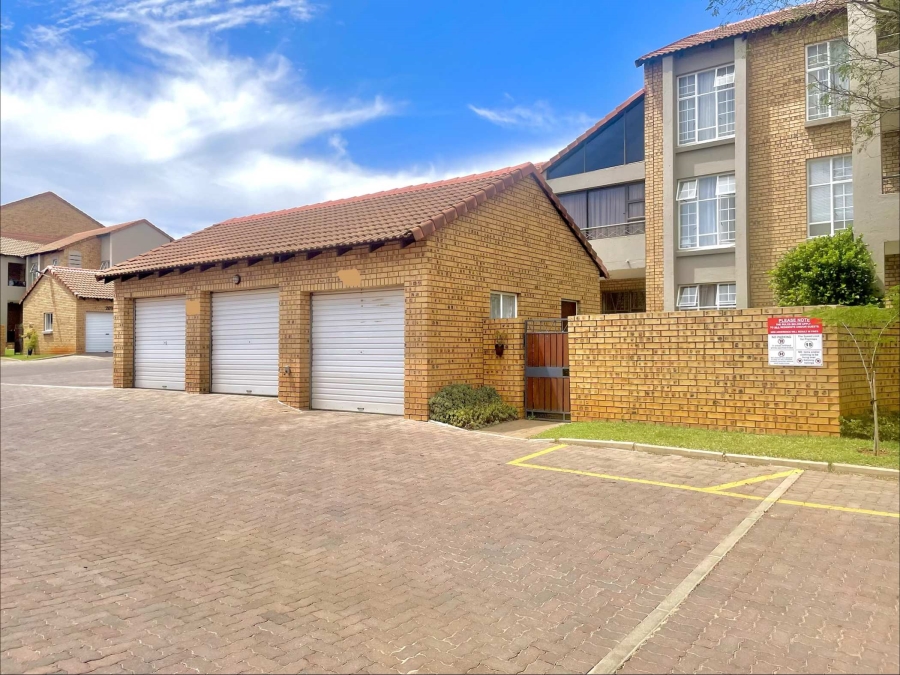 2 Bedroom Property for Sale in Boardwalk Gauteng