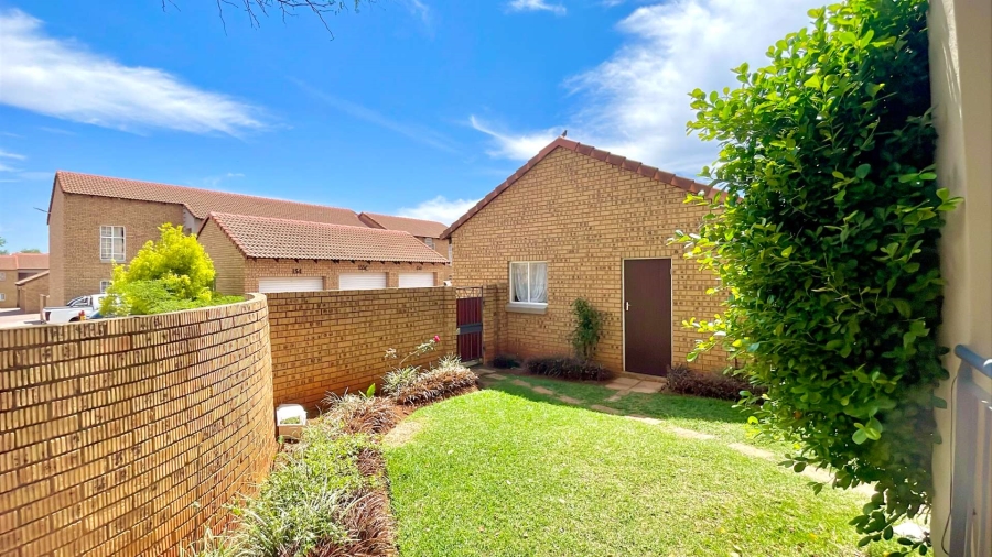 2 Bedroom Property for Sale in Boardwalk Gauteng
