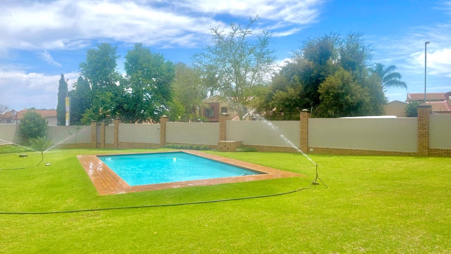 2 Bedroom Property for Sale in Boardwalk Gauteng