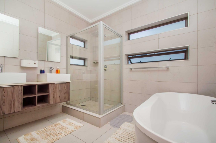 3 Bedroom Property for Sale in Bryanston Gauteng