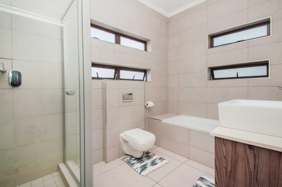 3 Bedroom Property for Sale in Bryanston Gauteng
