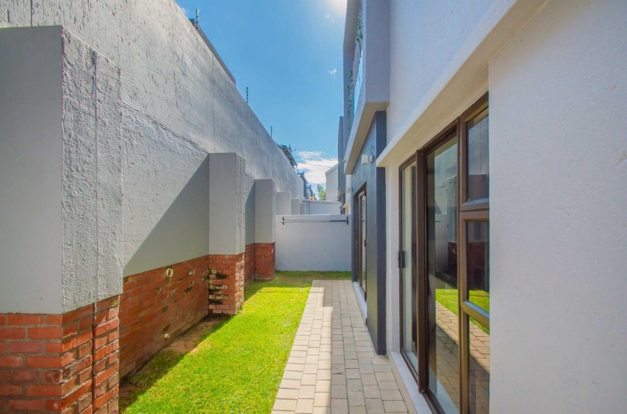 3 Bedroom Property for Sale in Bryanston Gauteng
