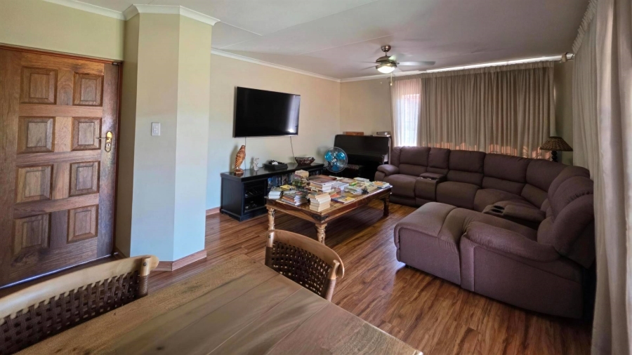 3 Bedroom Property for Sale in Garsfontein Gauteng