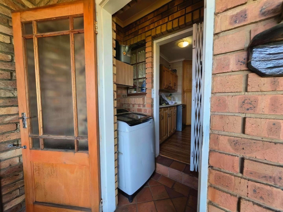 3 Bedroom Property for Sale in Garsfontein Gauteng