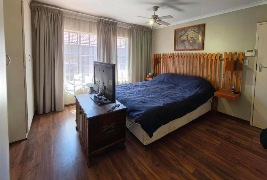 3 Bedroom Property for Sale in Garsfontein Gauteng
