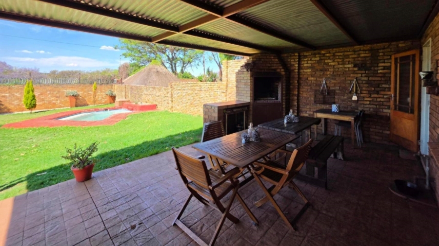 3 Bedroom Property for Sale in Garsfontein Gauteng