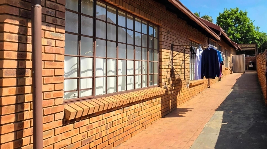 3 Bedroom Property for Sale in Garsfontein Gauteng