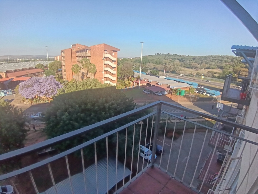 2 Bedroom Property for Sale in Weavind Park Gauteng