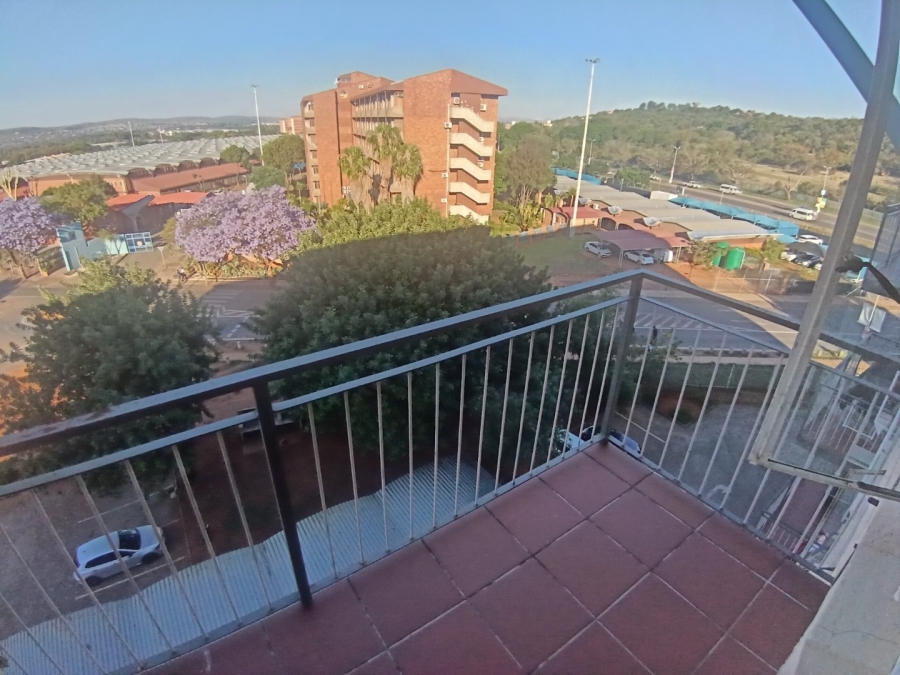2 Bedroom Property for Sale in Weavind Park Gauteng