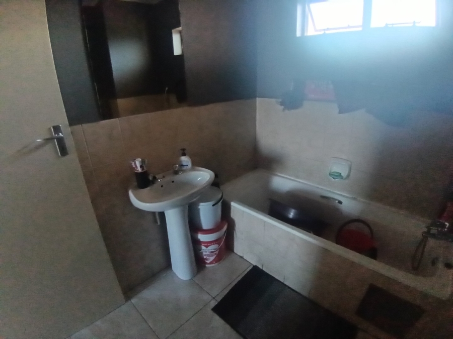 2 Bedroom Property for Sale in Weavind Park Gauteng