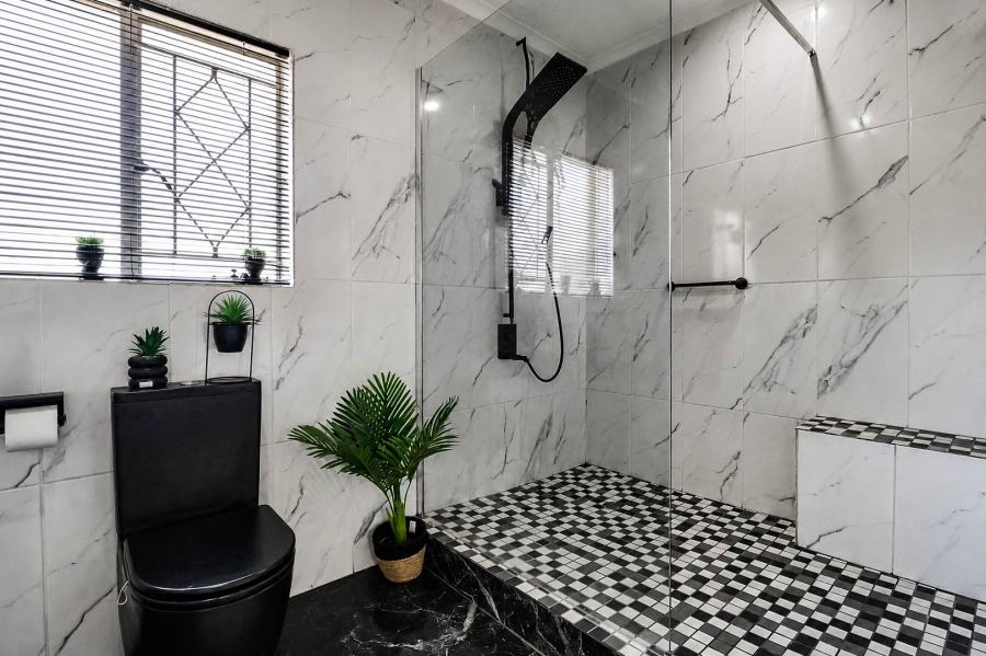 3 Bedroom Property for Sale in Bonaero Park Gauteng