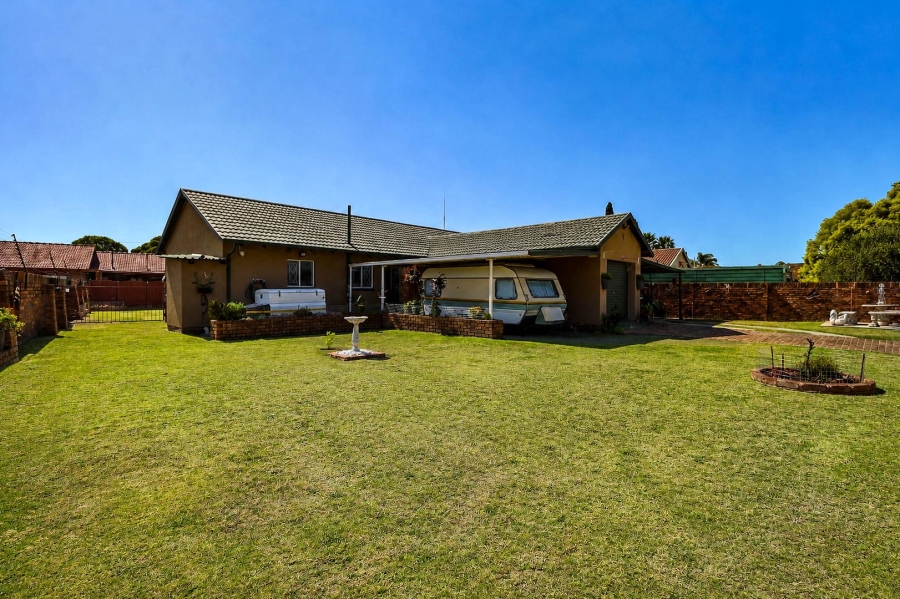 3 Bedroom Property for Sale in Bonaero Park Gauteng