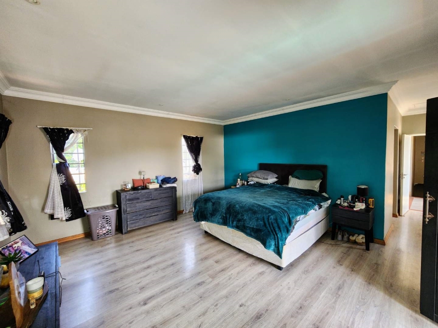 4 Bedroom Property for Sale in Waverley Gauteng