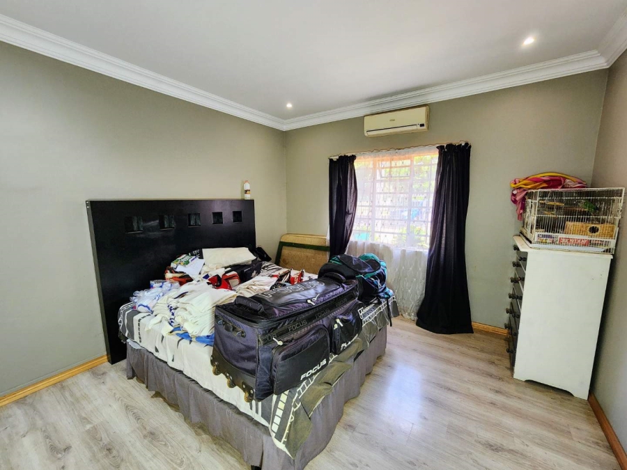 4 Bedroom Property for Sale in Waverley Gauteng