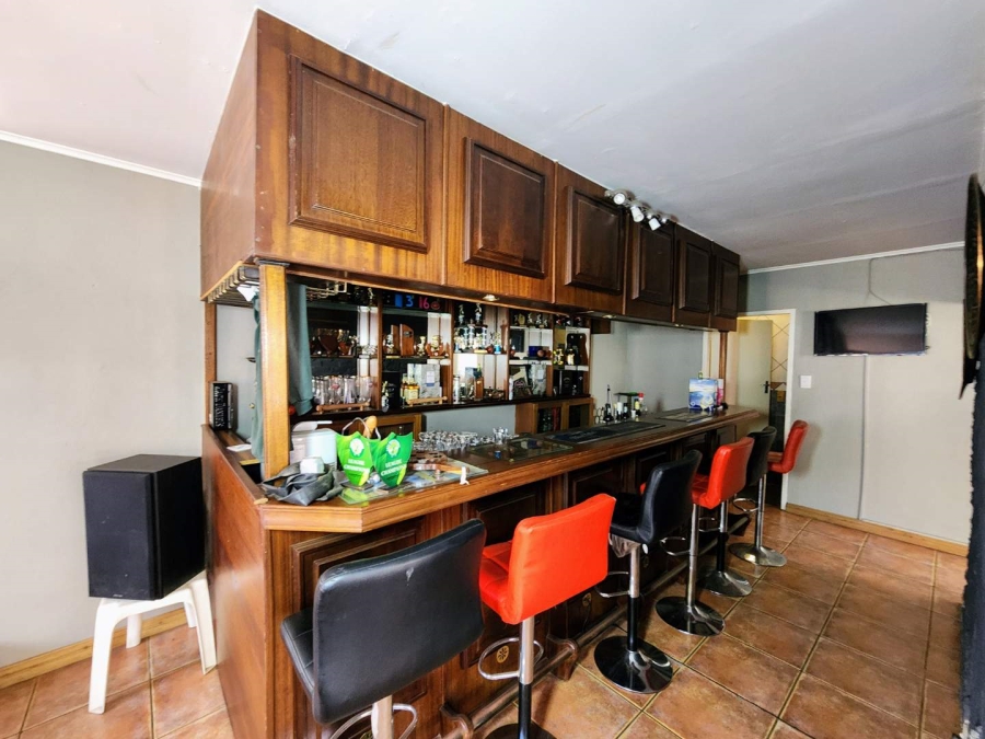 4 Bedroom Property for Sale in Waverley Gauteng
