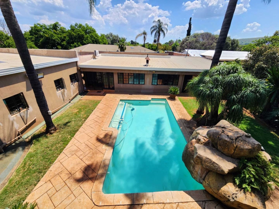 4 Bedroom Property for Sale in Waverley Gauteng