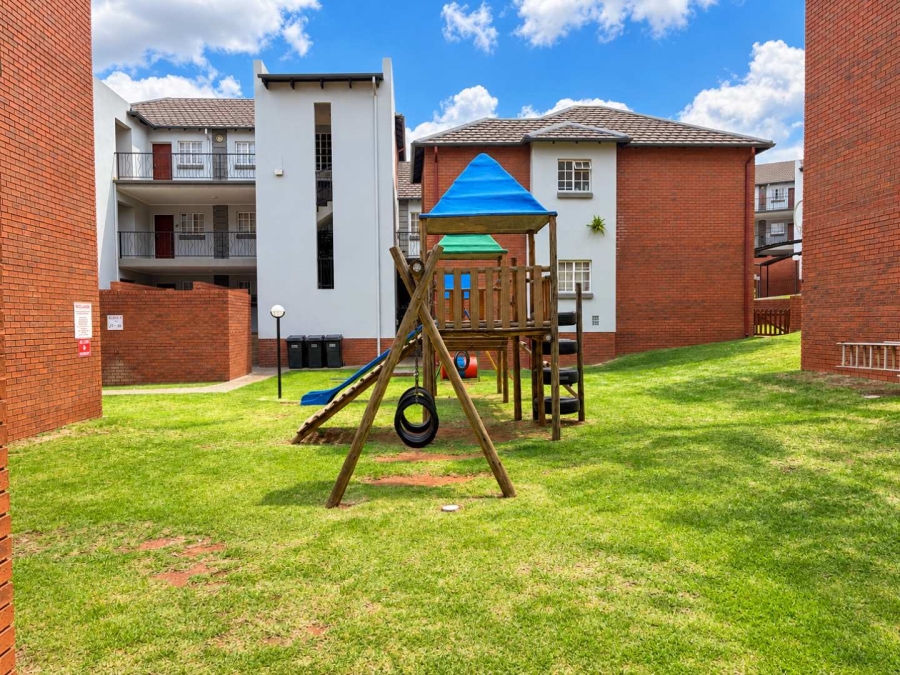 To Let 2 Bedroom Property for Rent in Noordheuwel Gauteng