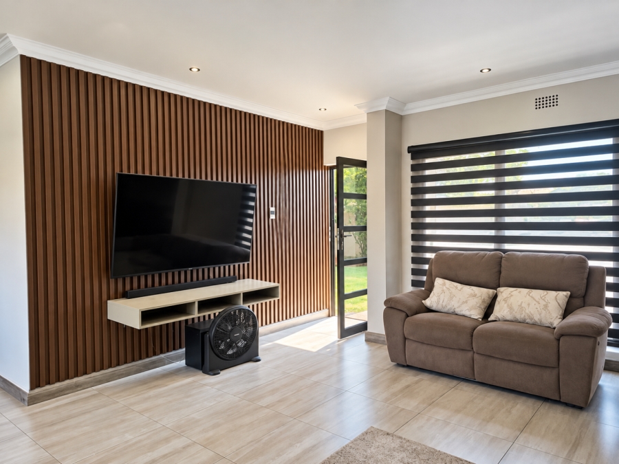 4 Bedroom Property for Sale in Mackenzie Park Gauteng