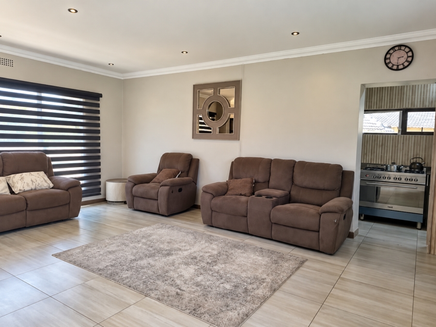 4 Bedroom Property for Sale in Mackenzie Park Gauteng