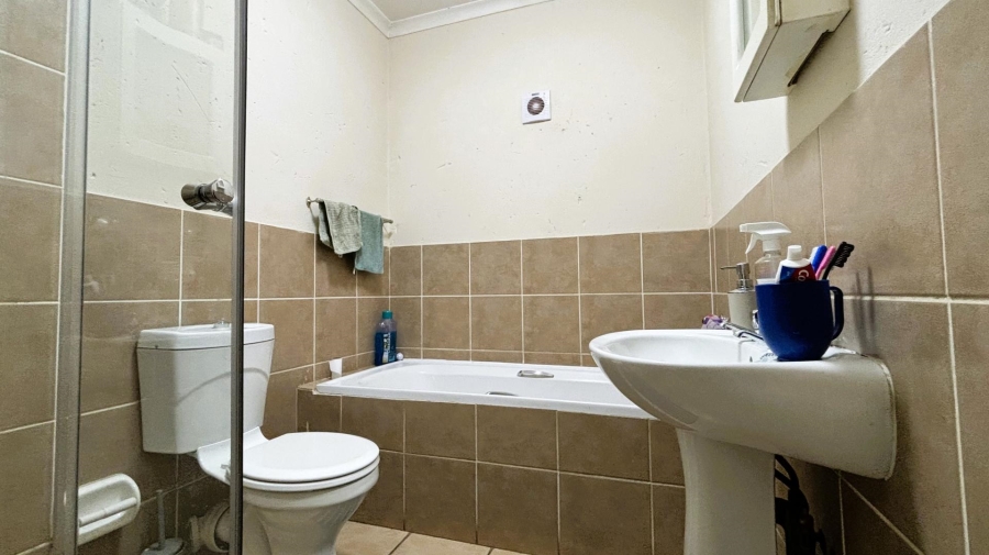 2 Bedroom Property for Sale in Comet Gauteng
