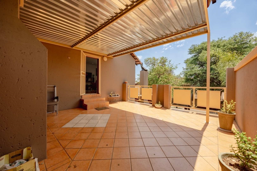 2 Bedroom Property for Sale in La Montagne Gauteng