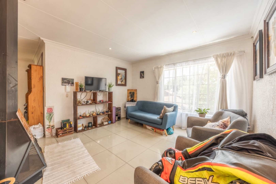 2 Bedroom Property for Sale in La Montagne Gauteng