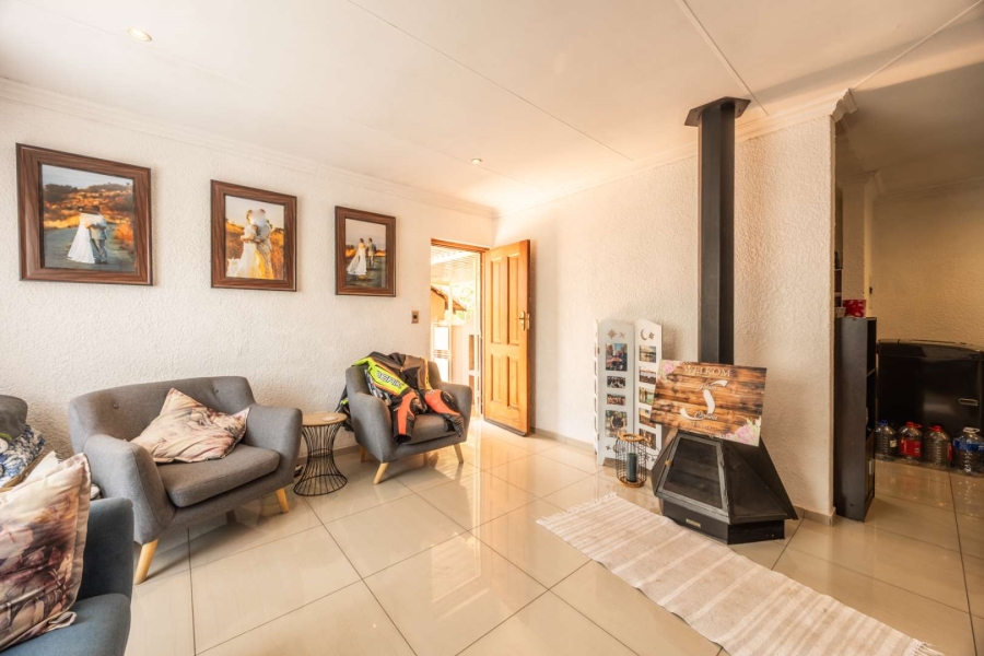 2 Bedroom Property for Sale in La Montagne Gauteng