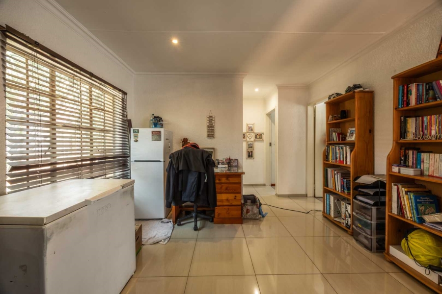 2 Bedroom Property for Sale in La Montagne Gauteng