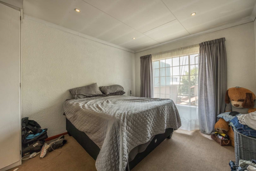 2 Bedroom Property for Sale in La Montagne Gauteng