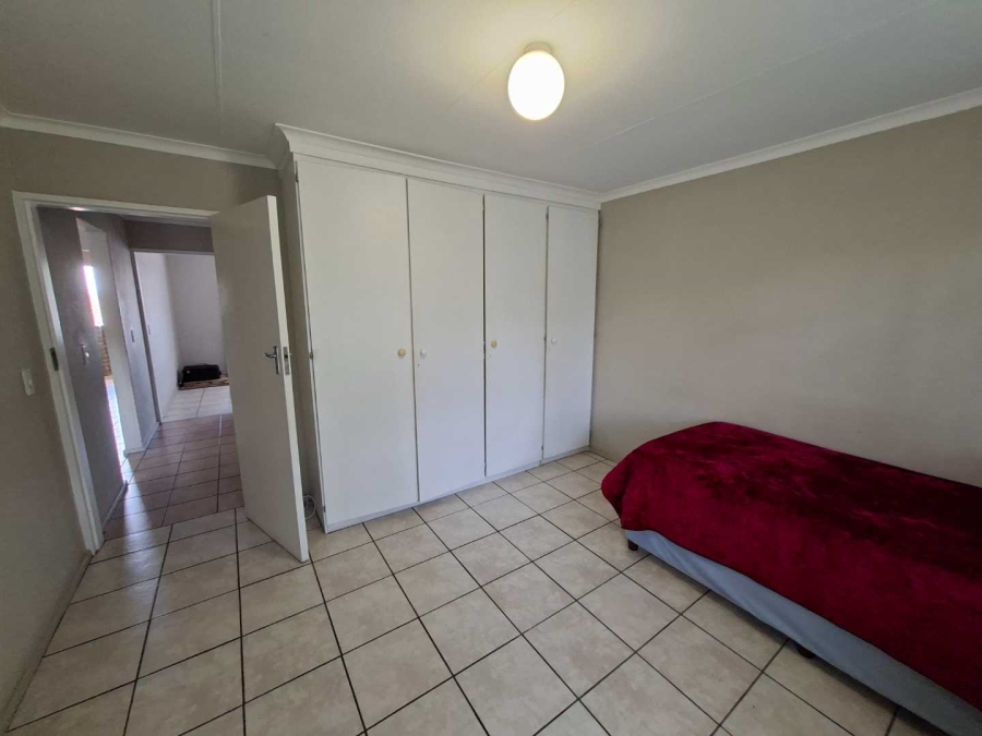 2 Bedroom Property for Sale in Roodepoort Gauteng