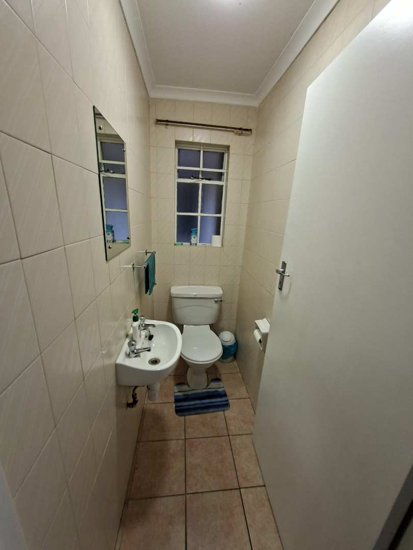 2 Bedroom Property for Sale in Roodepoort Gauteng