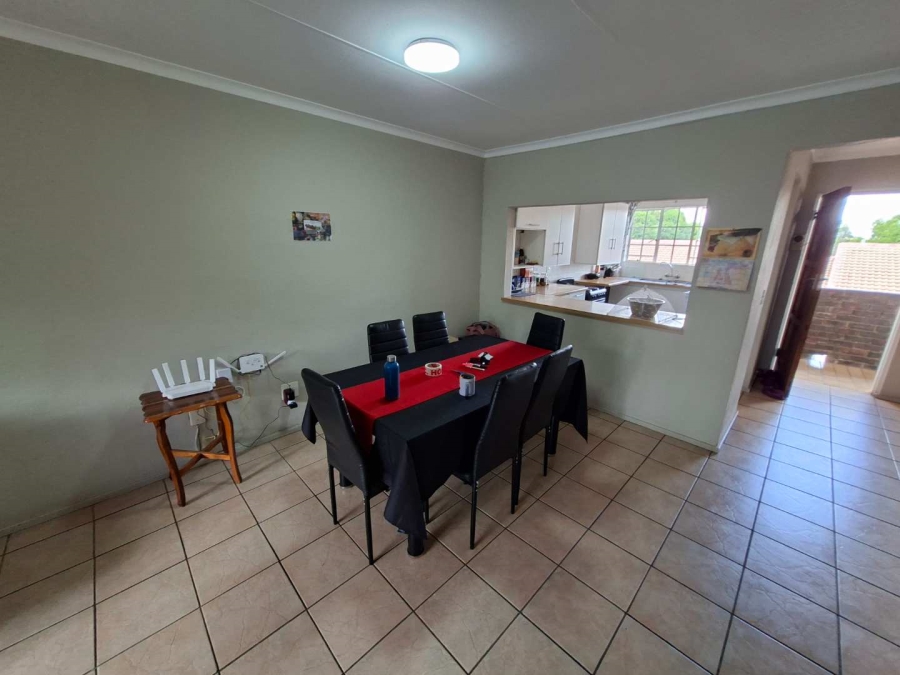2 Bedroom Property for Sale in Roodepoort Gauteng