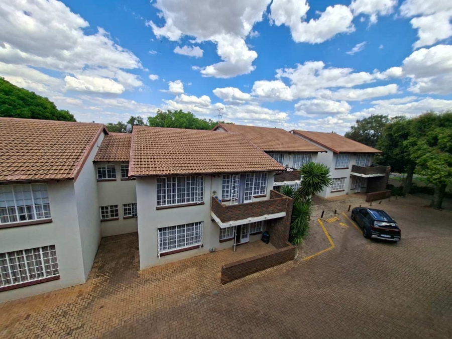 2 Bedroom Property for Sale in Roodepoort Gauteng