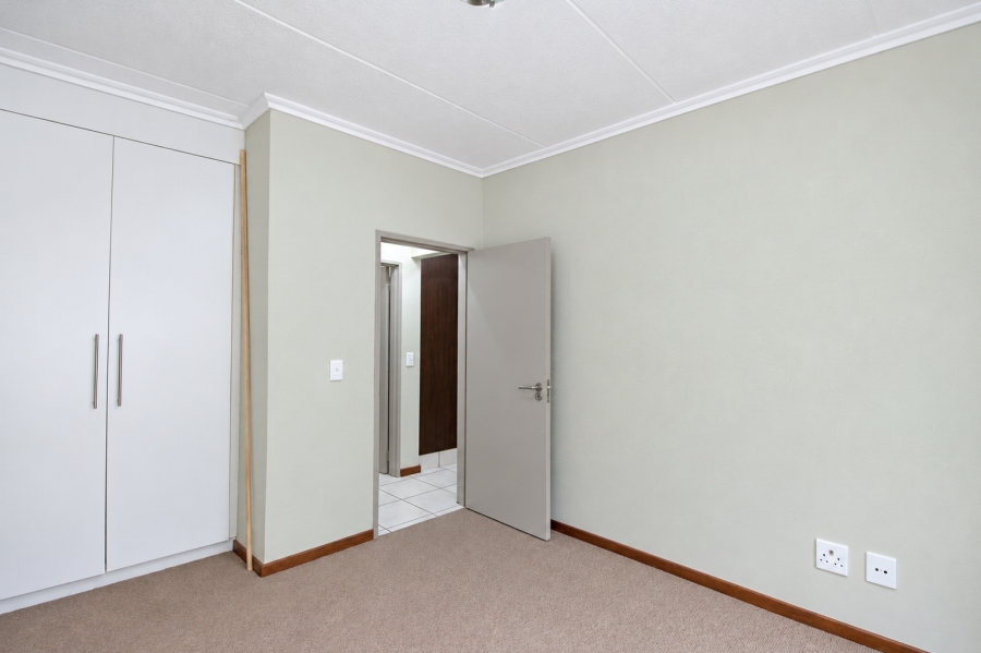 1 Bedroom Property for Sale in Lonehill Gauteng