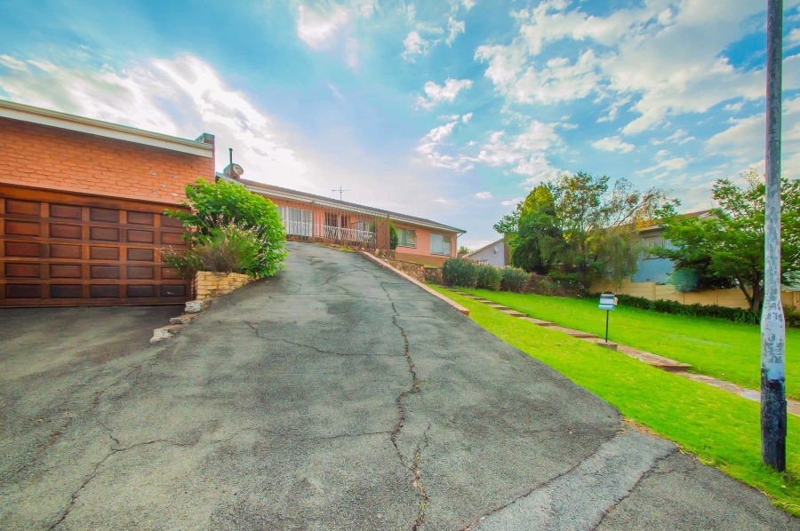 4 Bedroom Property for Sale in Noordheuwel Gauteng