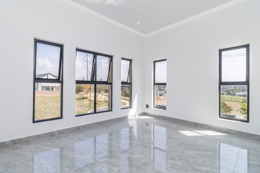 To Let 5 Bedroom Property for Rent in Helderfontein Estate Gauteng