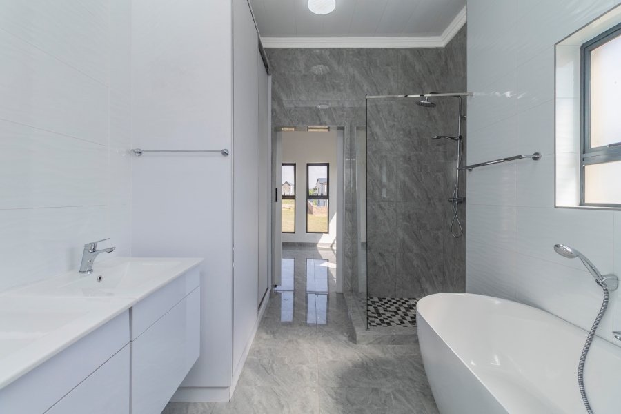 To Let 5 Bedroom Property for Rent in Helderfontein Estate Gauteng