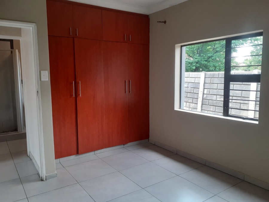 To Let 2 Bedroom Property for Rent in Randhart Gauteng
