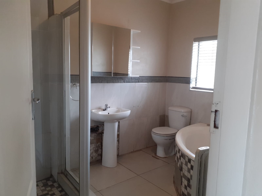 To Let 2 Bedroom Property for Rent in Randhart Gauteng