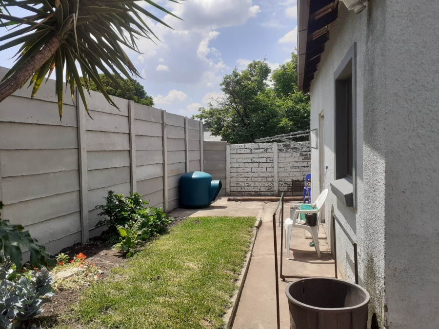 To Let 2 Bedroom Property for Rent in Randhart Gauteng